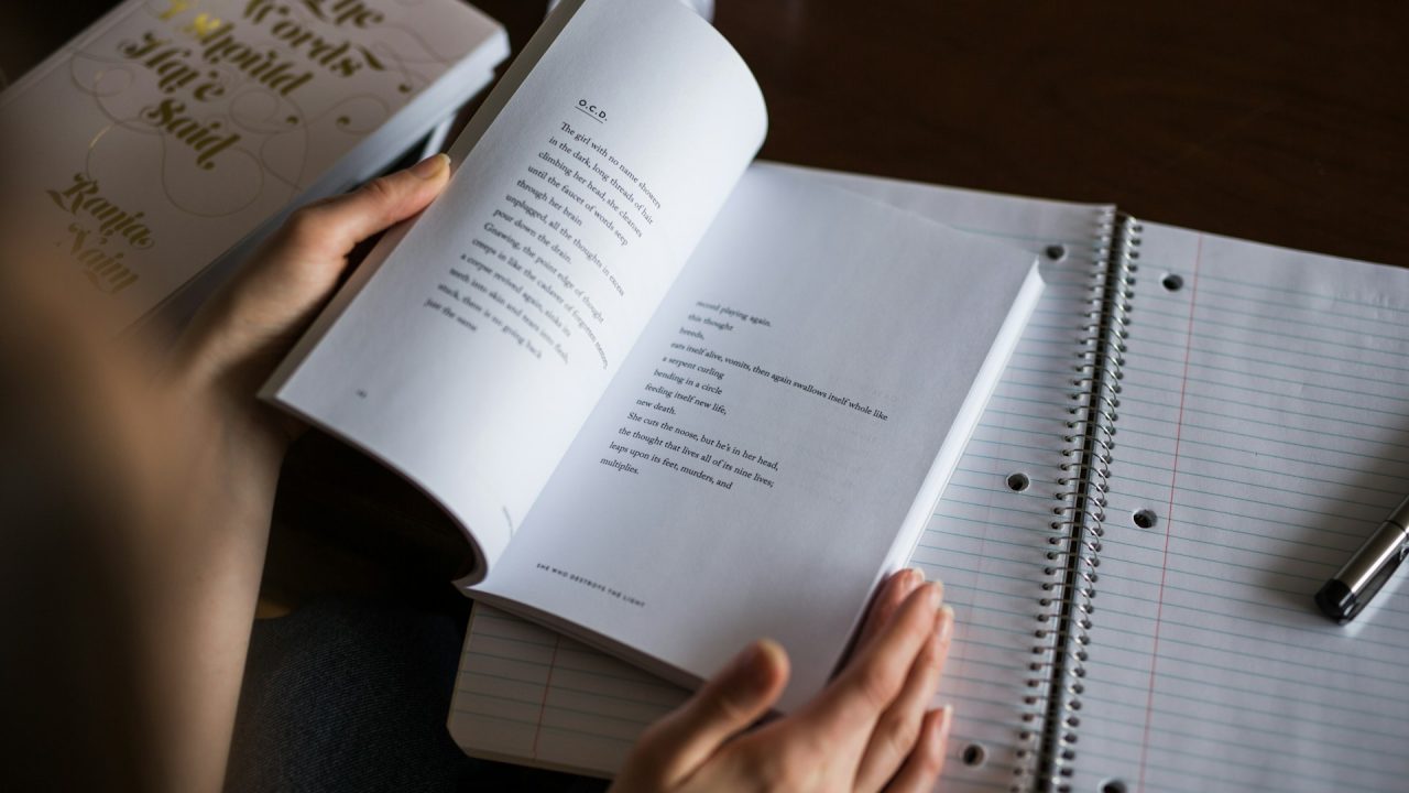 शब्दों की शक्ति: व्यक्तिगत प्रेरणा से लेकर दबे हुए इतिहास की आवाज बनने तक